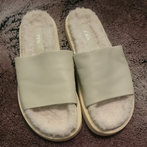 Zara Women's Soft Cream Slippers - Picture 1 of 6